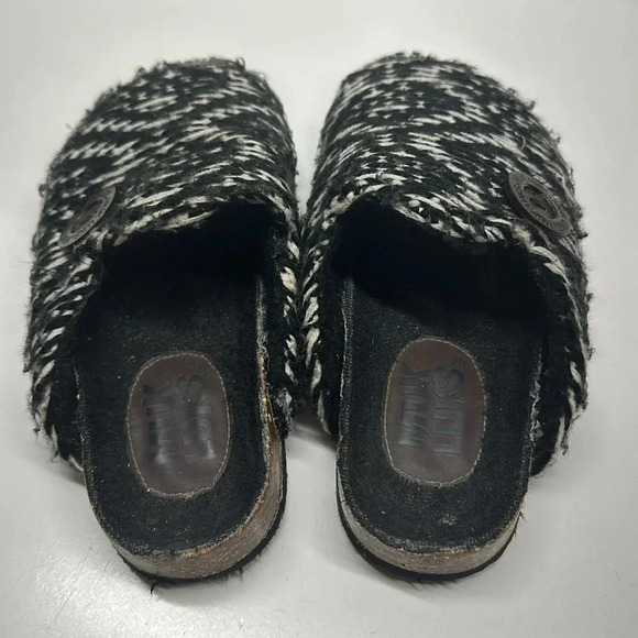 Muk Luks Slippers Clogs Slip On Open Back Shoes Knit Black White Striped Size 6 - Picture 3 of 8